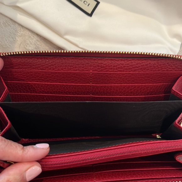 Authentic Gucci wallet - Picture 9 of 10